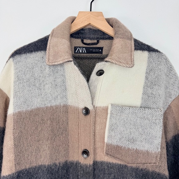 ZARA Oversized Plaid Shacket Jacket Size M Wool Blend Fringe Back Neutral Cozy - Picture 4 of 14